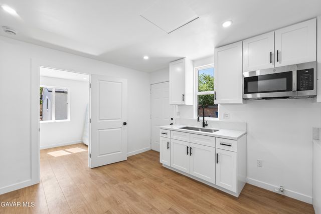 45040 Redwood Avenue, Lancaster, CA 93534
