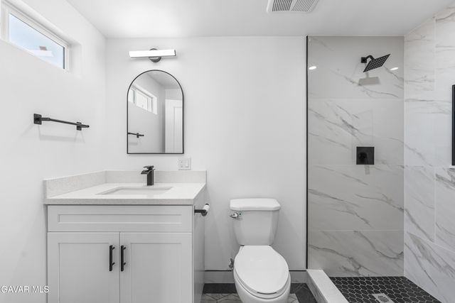 45040 Redwood Avenue, Lancaster, CA 93534