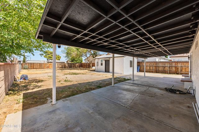 45040 Redwood Avenue, Lancaster, CA 93534