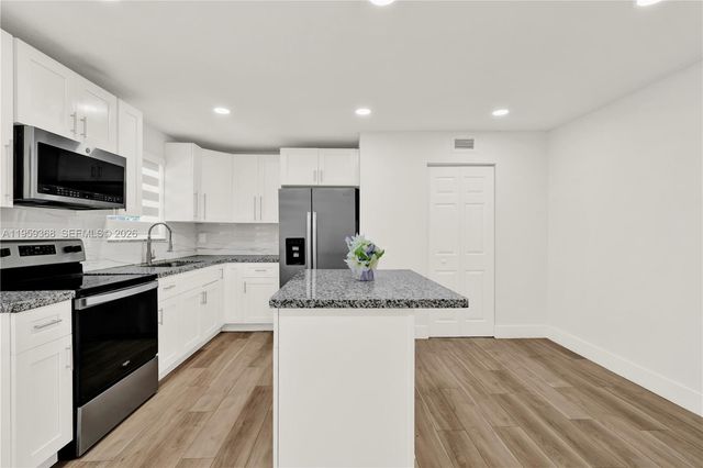 14855 Grant Ln, Homestead, FL 33033