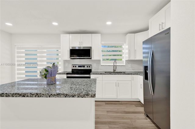 14855 Grant Ln, Homestead, FL 33033