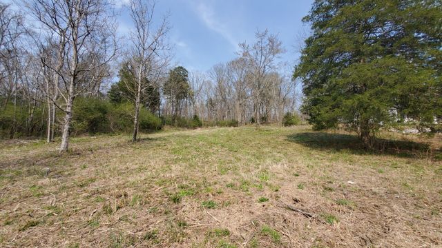 5 Center Star Rd, Columbia, TN 38401