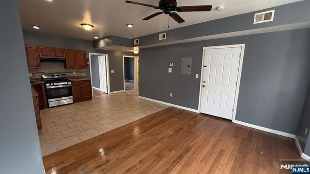 134 Milford 2 fl, Newark, NJ 07108