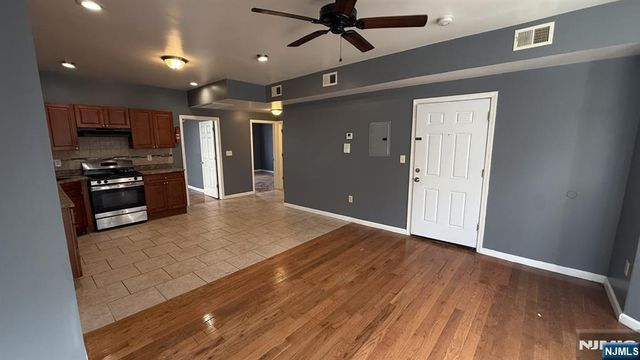 134 Milford 2 fl, Newark, NJ 07108