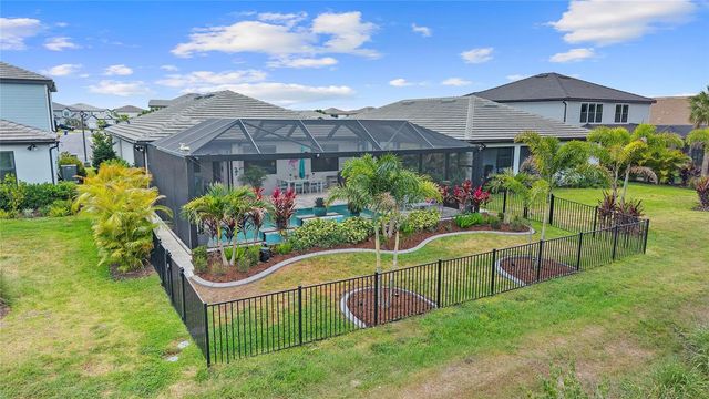 5437 SILVERSIDE PINE COURT, Bradenton, FL 34211