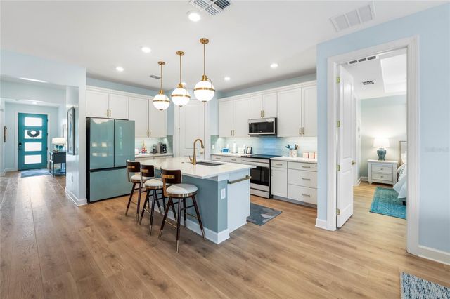 5437 SILVERSIDE PINE COURT, Bradenton, FL 34211