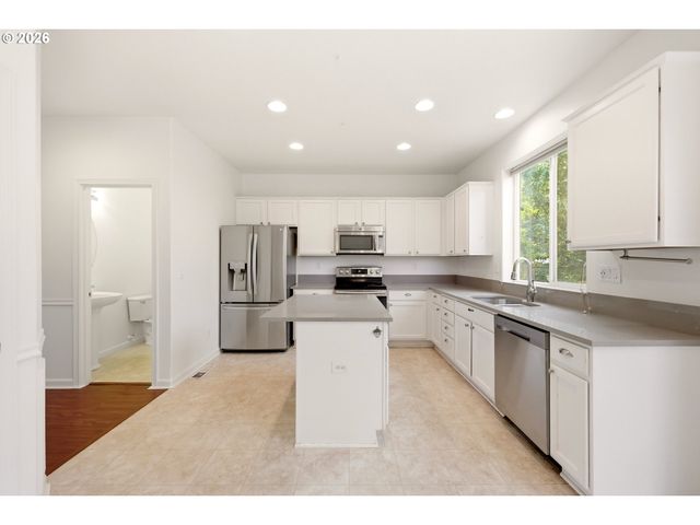 14572 Se CHERRY HILL Ln, Milwaukie, OR 97267