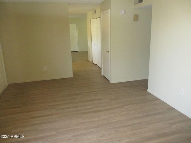 6133 S COLLEGE Avenue, Tempe, AZ 85283