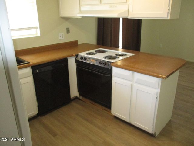 6133 S COLLEGE Avenue, Tempe, AZ 85283