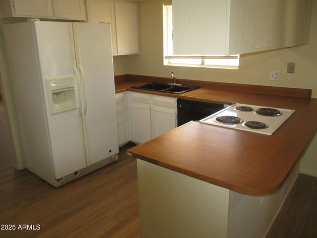 6133 S COLLEGE Avenue, Tempe, AZ 85283