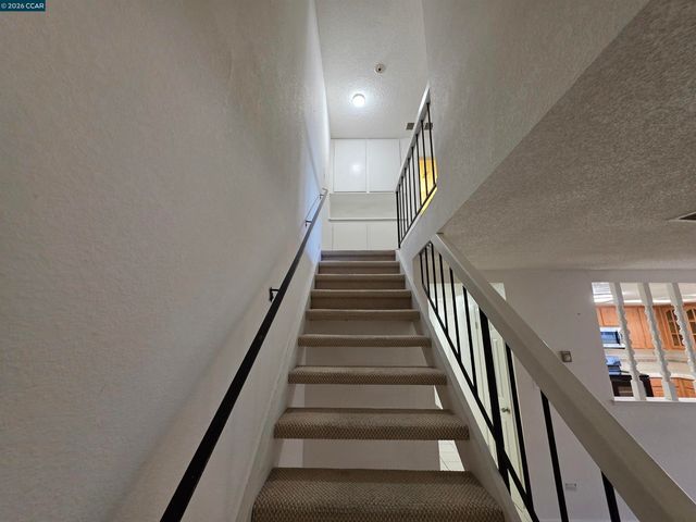 2581 El Portal Dr C, San Pablo, CA 94806