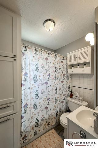 613 N 41st Avenue, Omaha, NE 68131