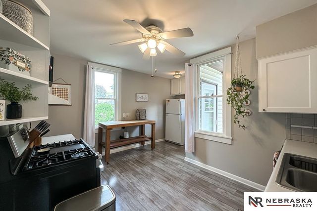613 N 41st Avenue, Omaha, NE 68131