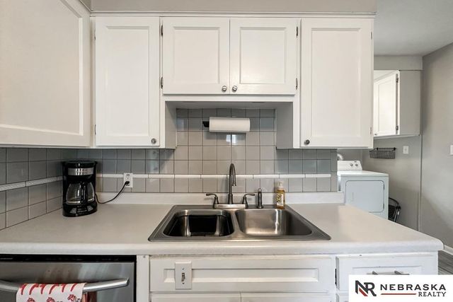 613 N 41st Avenue, Omaha, NE 68131