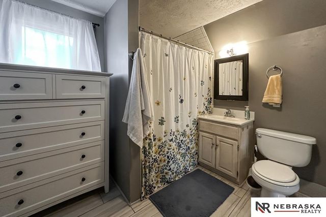 613 N 41st Avenue, Omaha, NE 68131