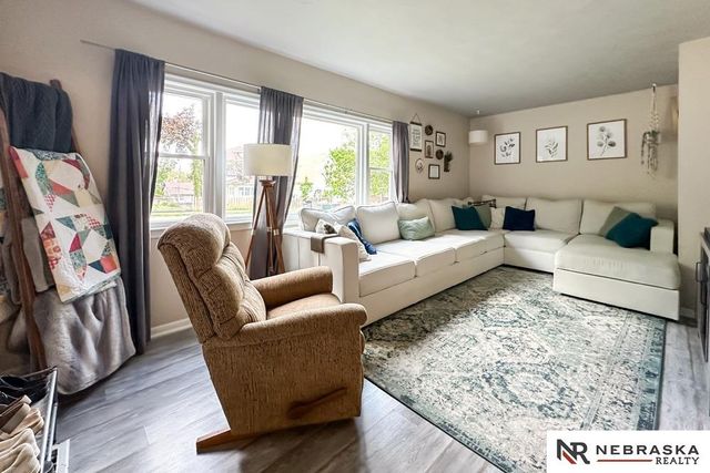 613 N 41st Avenue, Omaha, NE 68131