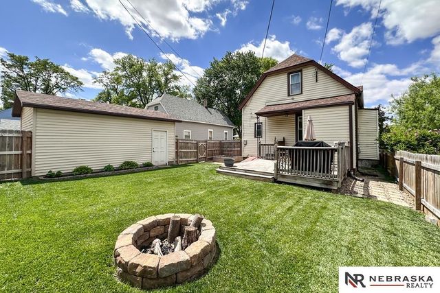 613 N 41st Avenue, Omaha, NE 68131