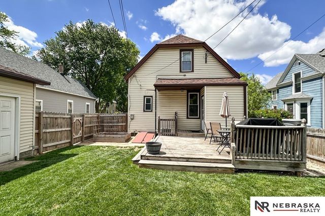 613 N 41st Avenue, Omaha, NE 68131