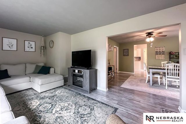613 N 41st Avenue, Omaha, NE 68131