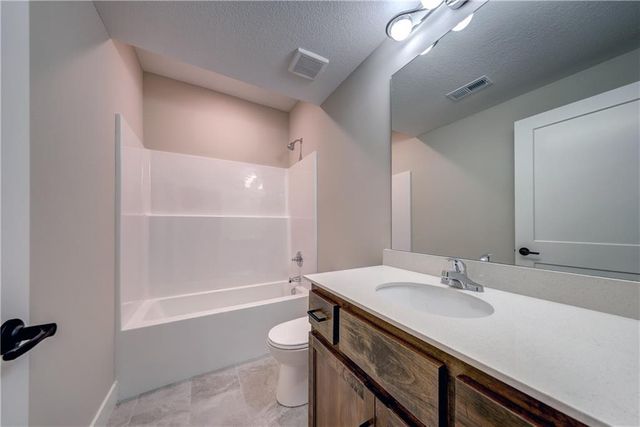 32478 W 168th Court, Gardner, KS 66030