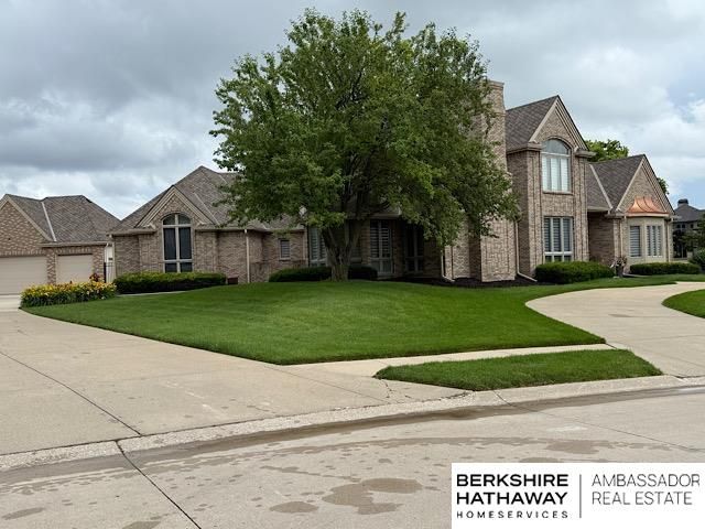 2227 S 189th Circle, Omaha, NE 68130