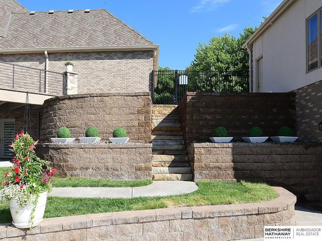 2227 S 189th Circle, Omaha, NE 68130