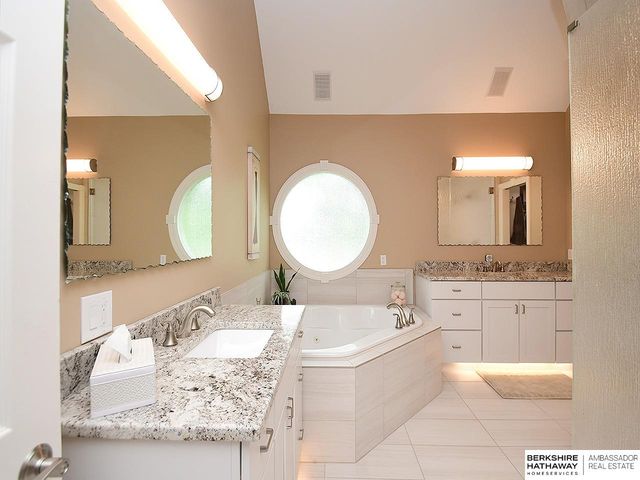 2227 S 189th Circle, Omaha, NE 68130