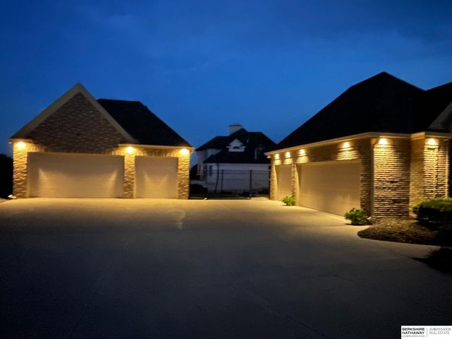 2227 S 189th Circle, Omaha, NE 68130