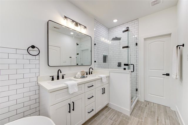 2015 A Brackenridge Street, Houston, TX 77026