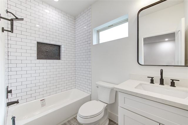 2015 A Brackenridge Street, Houston, TX 77026