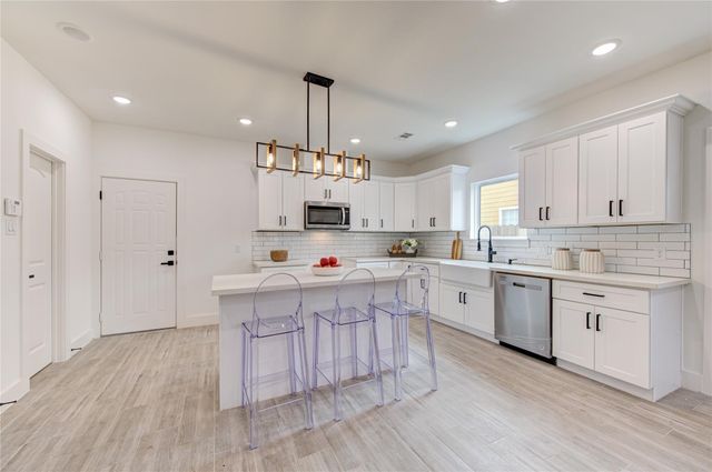 2015 A Brackenridge Street, Houston, TX 77026