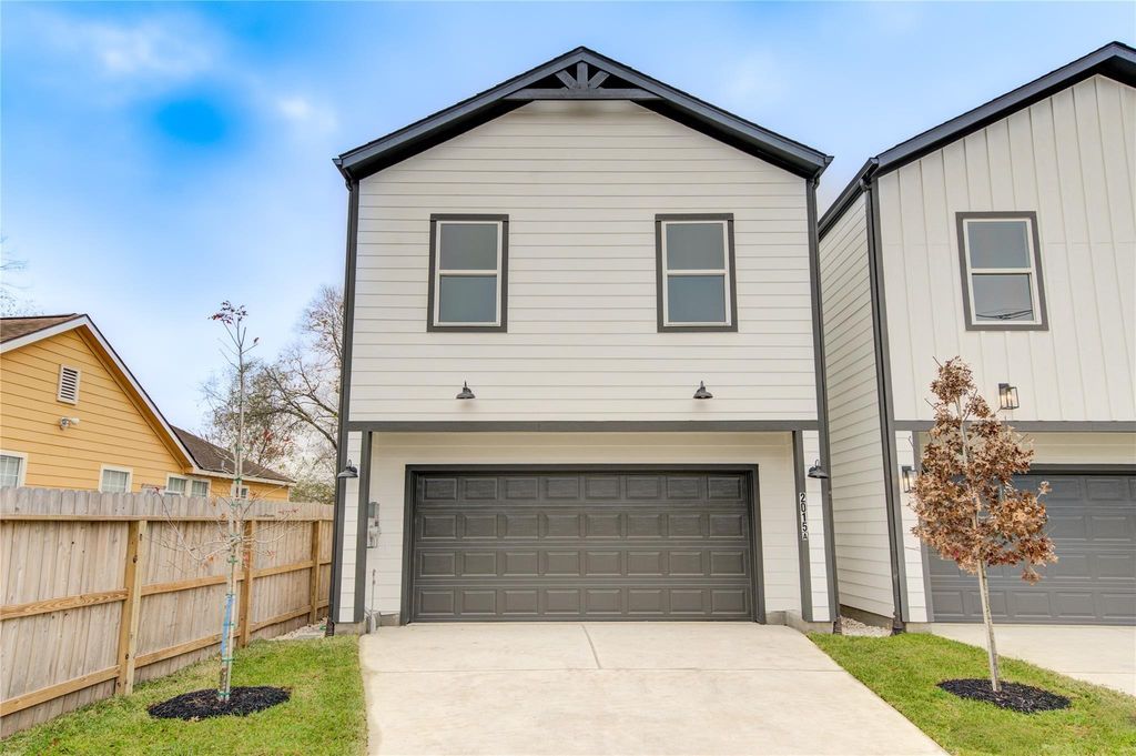 2015 A Brackenridge Street, Houston, TX 77026