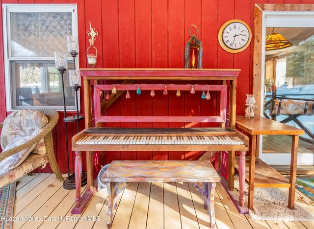 28 John Carle Road, Saugerties, NY 12477