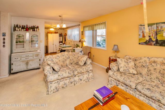 28 John Carle Road, Saugerties, NY 12477