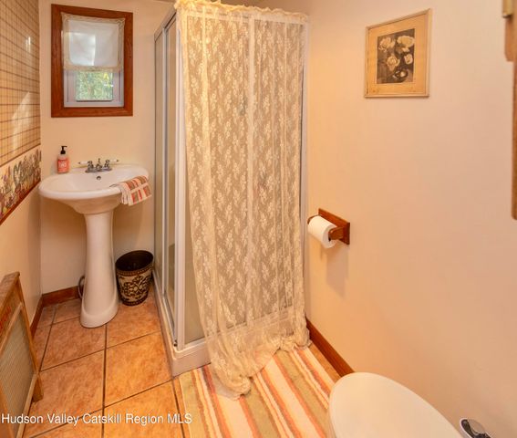 28 John Carle Road, Saugerties, NY 12477