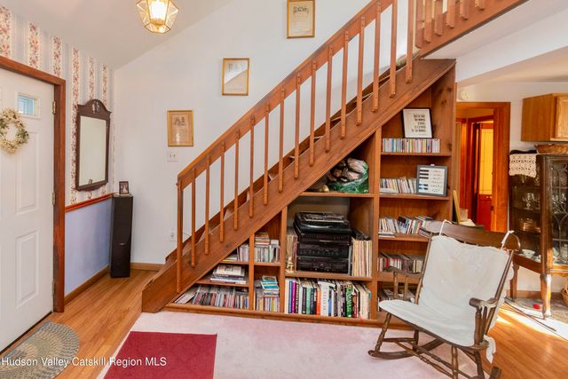 28 John Carle Road, Saugerties, NY 12477