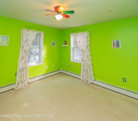 28 John Carle Road, Saugerties, NY 12477