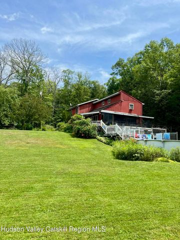 28 John Carle Road, Saugerties, NY 12477
