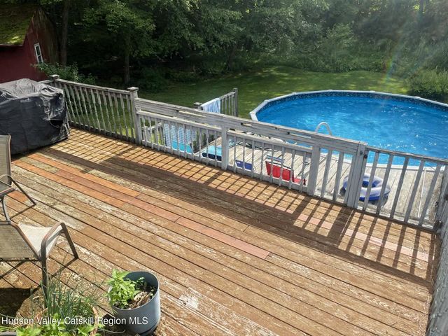 28 John Carle Road, Saugerties, NY 12477