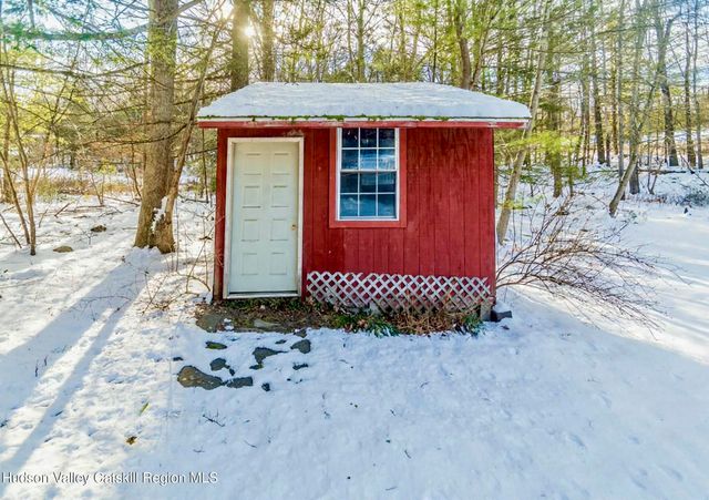 28 John Carle Road, Saugerties, NY 12477