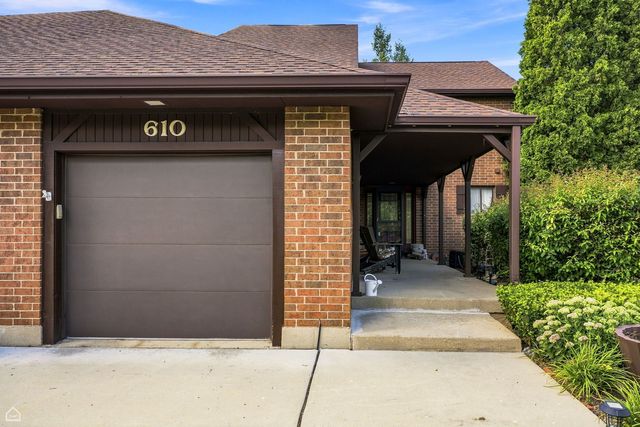 610 Cress Creek Lane, Crystal Lake, IL 60014