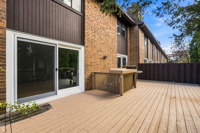 610 Cress Creek Lane, Crystal Lake, IL 60014