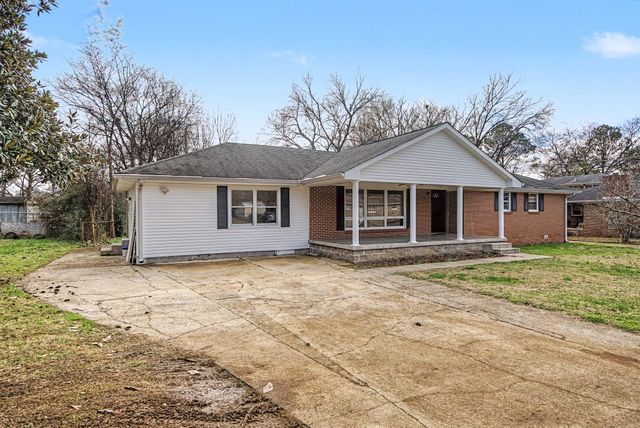 1106 Bagley Dr, Fayetteville, TN 37334