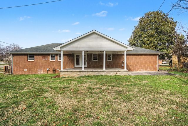 1106 Bagley Dr, Fayetteville, TN 37334