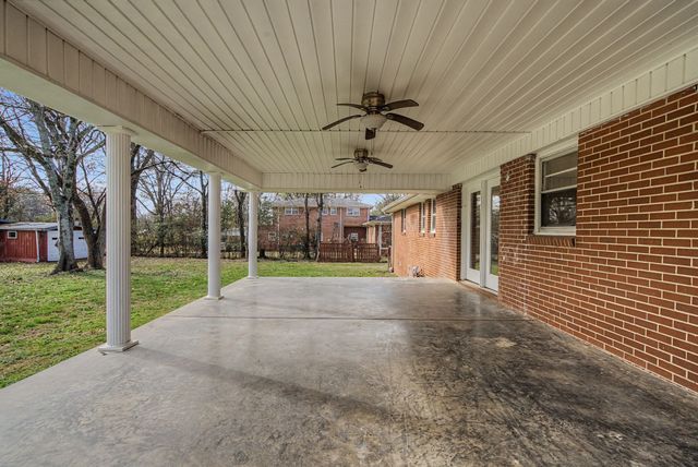 1106 Bagley Dr, Fayetteville, TN 37334