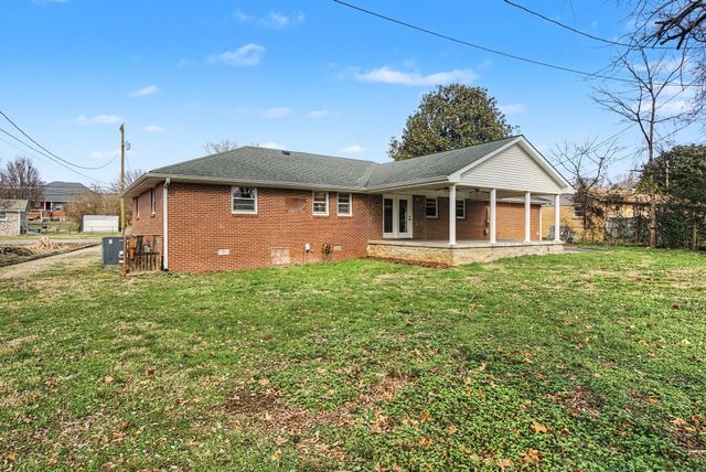 1106 Bagley Dr, Fayetteville, TN 37334