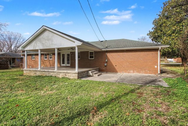 1106 Bagley Dr, Fayetteville, TN 37334