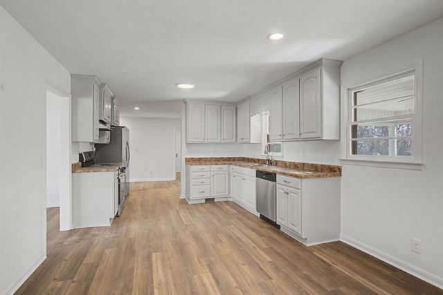 1106 Bagley Dr, Fayetteville, TN 37334