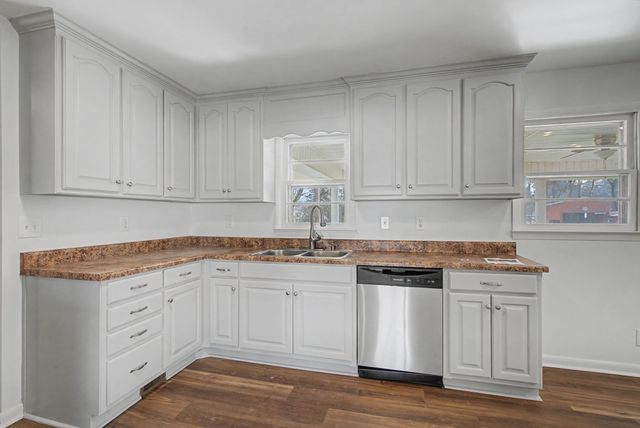 1106 Bagley Dr, Fayetteville, TN 37334