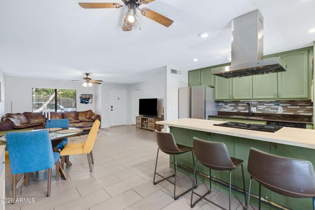 8835 N NEW WORLD Drive, Glendale, AZ 85302